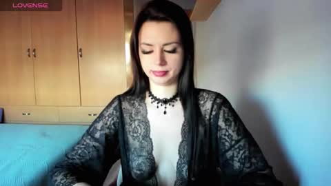 Snapshot of kamila_malina chatting on 11/19/25, 11:32 kamila_malina online show from 11/19/25, 11:32