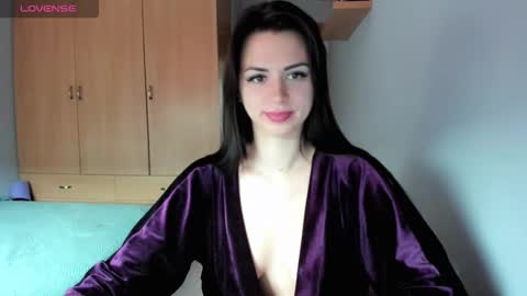 Snapshot of kamila_malina chatting on 12/15/25, 09:35 kamila_malina online show from 12/15/25, 09:35