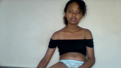 kamillah69 online show from 11/28/25, 07:05