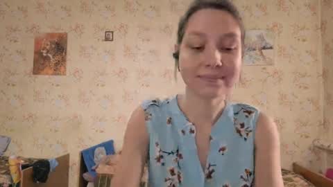 Mari  Simmons online show from 10/06/25, 06:11