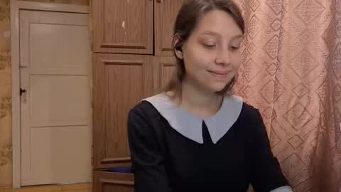 Mari  Simmons online show from 10/28/25, 03:10