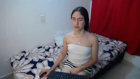 Snapshot of kammi_candy chatting on 02/17/26, 01:35 -- kammi -- online show from 02/17/26, 01:35