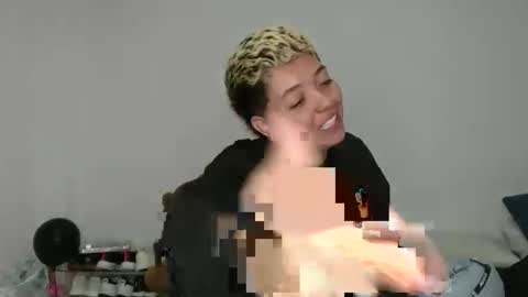 Snapshot of kammy_cami chatting on 03/28/26, 02:22 kammy y camila online show from 03/28/26, 02:22