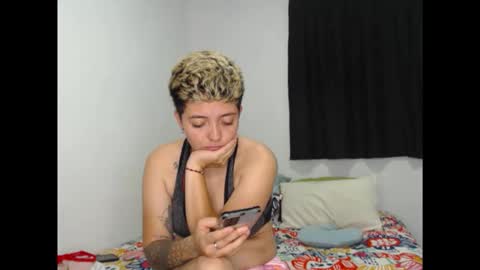 Snapshot of kammy_cami chatting on 04/14/26, 12:27 kammy y camila online show from 04/14/26, 12:27