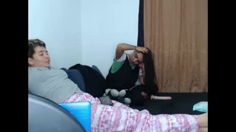 Snapshot of kammy_cami chatting on 04/21/26, 02:56 kammy y camila online show from 04/21/26, 02:56