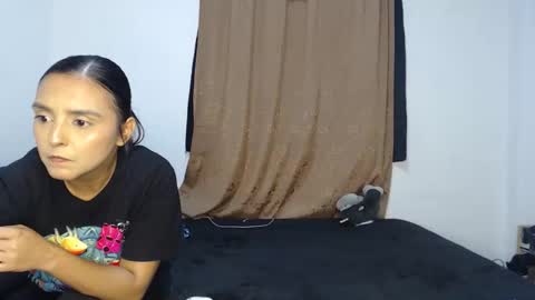 Snapshot of kammy_cami chatting on 04/24/26, 12:35 kammy y camila online show from 04/24/26, 12:35