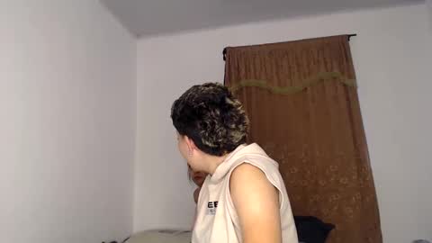 Snapshot of kammy_cami chatting on 05/11/26, 11:38 kammy y camila online show from 05/11/26, 11:38
