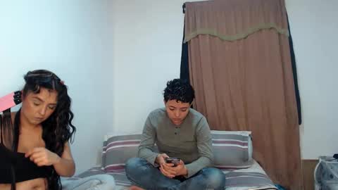 Snapshot of kammy_cami chatting on 05/11/26, 04:04 kammy y camila online show from 05/11/26, 04:04