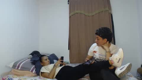 Snapshot of kammy_cami chatting on 05/19/26, 11:11 kammy y camila online show from 05/19/26, 11:11