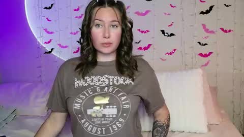 Snapshot of kamrynmarie69 chatting on 11/19/25, 02:11 kamrynmarie69 online show from 11/19/25, 02:11