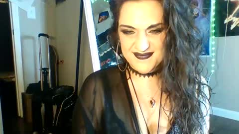 kandirain online show from 11/18/25, 06:18