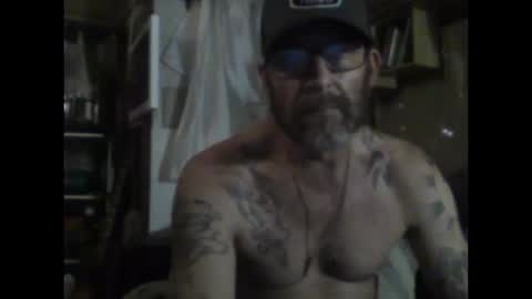 Snapshot of kaneisyours2420 chatting on 10/10/25, 09:52 Tucker online show from 10/10/25, 09:52