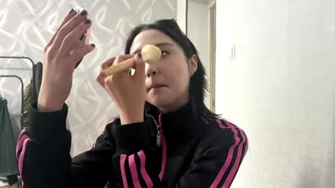 Lily online show from 05/04/26, 09:05