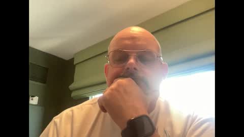 Snapshot of kannaforfun31 chatting on 12/14/25, 10:25 Jon online show from 12/14/25, 10:25