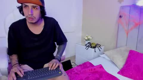 Snapshot of kaoz_23_ chatting on 10/04/25, 03:59 KaoZ Goeth online show from 10/04/25, 03:59