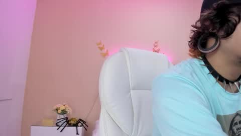 Snapshot of kaoz_23_ chatting on 10/19/25, 01:01 KaoZ Goeth online show from 10/19/25, 01:01