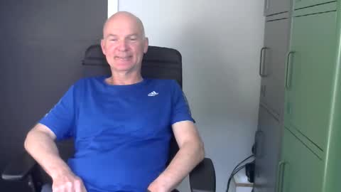 Robbie online show from 04/22/26, 03:13