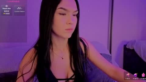 kara_life online show from 11/18/25, 01:11