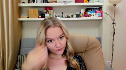 Snapshot of kara_smith_ chatting on 12/01/24, 09:26 Kara. Off from 15th till 24th of December online show from 12/01/24, 09:26