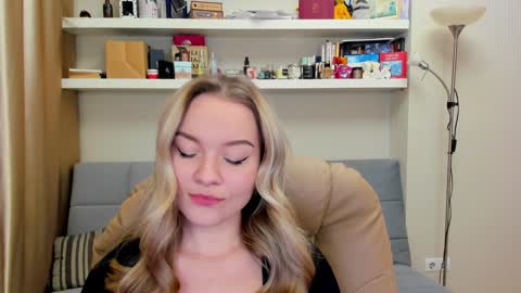 Snapshot of kara_smith_ chatting on 12/04/24, 11:13 Kara. Off from 15th till 24th of December online show from 12/04/24, 11:13