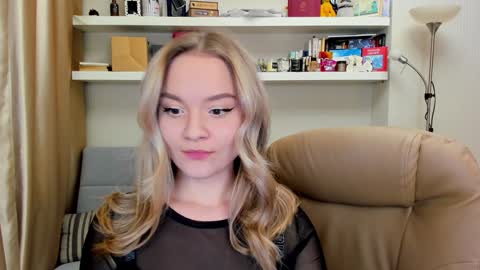 Snapshot of kara_smith_ chatting on 12/08/24, 08:58 Kara. Off from 15th till 24th of December online show from 12/08/24, 08:58