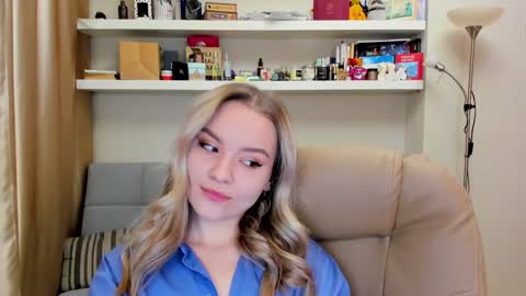 Snapshot of kara_smith_ chatting on 12/09/24, 09:26 Kara. Off from 15th till 24th of December online show from 12/09/24, 09:26