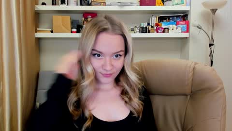 Snapshot of kara_smith_ chatting on 12/11/24, 09:55 Kara. Off from 15th till 24th of December online show from 12/11/24, 09:55