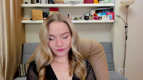 Snapshot of kara_smith_ chatting on 12/26/24, 10:09 Kara. Off from 15th till 24th of December online show from 12/26/24, 10:09