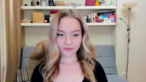 Snapshot of kara_smith_ chatting on 01/05/25, 09:47 Kara. Off from 15th till 24th of December online show from 01/05/25, 09:47