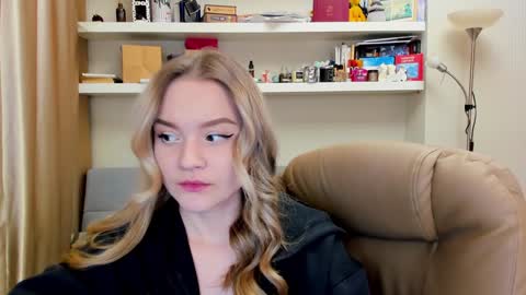 Snapshot of kara_smith_ chatting on 01/22/25, 12:27 Kara. Off from 15th till 24th of December online show from 01/22/25, 12:27