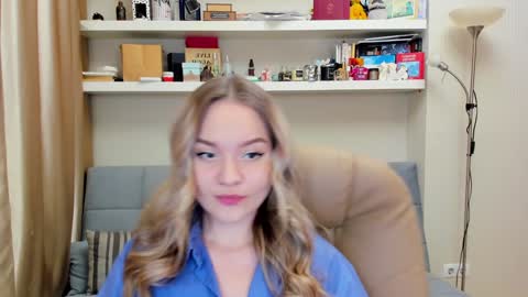 Snapshot of kara_smith_ chatting on 01/29/25, 12:12 Kara. Off from 15th till 24th of December online show from 01/29/25, 12:12