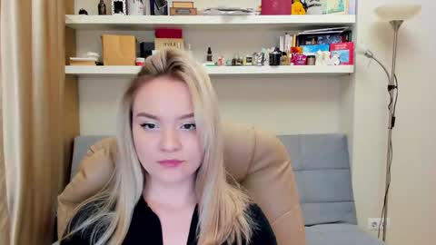 Snapshot of kara_smith_ chatting on 02/08/25, 10:29 Kara. Off from 15th till 24th of December online show from 02/08/25, 10:29