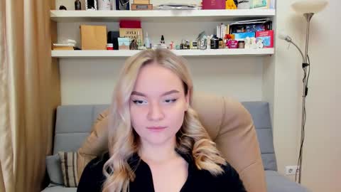 Snapshot of kara_smith_ chatting on 02/23/25, 09:26 Kara. Off from 15th till 24th of December online show from 02/23/25, 09:26