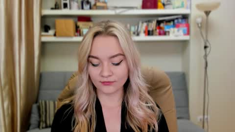 Snapshot of kara_smith_ chatting on 09/12/25, 10:10 Kara. Off from 15th till 24th of December online show from 09/12/25, 10:10