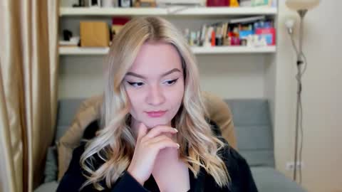 Snapshot of kara_smith_ chatting on 09/16/25, 09:49 Kara. Off from 15th till 24th of December online show from 09/16/25, 09:49