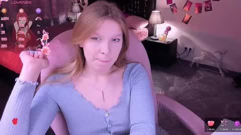 Snapshot of karambamoon chatting on 04/25/26, 09:23 Lera online show from 04/25/26, 09:23