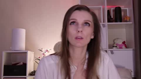 Snapshot of karamelsw chatting on 03/18/26, 08:56 Julia online show from 03/18/26, 08:56