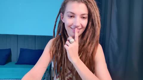 Snapshot of karatart chatting on 10/14/25, 10:16 Kara online show from 10/14/25, 10:16