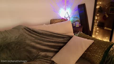 Snapshot of karathemagic chatting on 02/09/25, 04:04 I am here around 5am GMT karathemagic online show from 02/09/25, 04:04