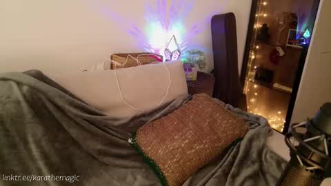 Snapshot of karathemagic chatting on 02/15/25, 08:00 I am here around 5am GMT karathemagic online show from 02/15/25, 08:00