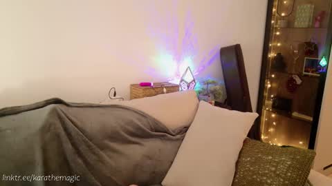 Snapshot of karathemagic chatting on 02/22/25, 11:02 I am here around 5am GMT karathemagic online show from 02/22/25, 11:02