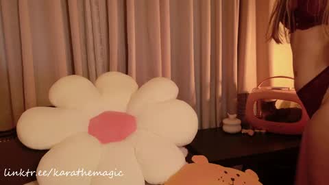 Snapshot of karathemagic chatting on 03/22/26, 04:32 I am here around 5am GMT karathemagic online show from 03/22/26, 04:32