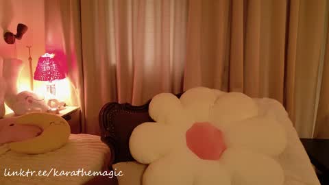 Snapshot of karathemagic chatting on 04/02/26, 02:58 I am here around 5am GMT karathemagic online show from 04/02/26, 02:58