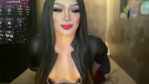 Snapshot of kardeyfynes chatting on 09/11/25, 07:41 MARIA online show from 09/11/25, 07:41