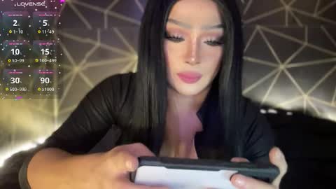 Snapshot of kardeyfynes chatting on 12/05/25, 04:47 MARIA online show from 12/05/25, 04:47