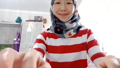 Snapshot of kareenrinkenberger chatting on 12/23/25, 04:21 Nasiba online show from 12/23/25, 04:21