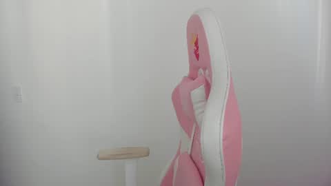 Snapshot of karely_sweet_ chatting on 06/25/26, 02:10 karely_sweet_ online show from 06/25/26, 02:10
