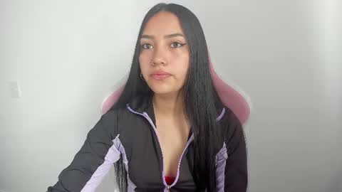 Snapshot of karely_sweet_ chatting on 06/29/26, 02:28 karely_sweet_ online show from 06/29/26, 02:28