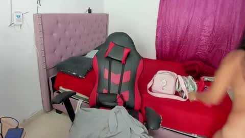 karen_josy online show from 01/18/26, 07:50