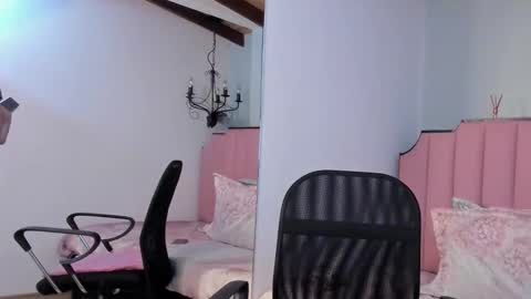 Karen online show from 10/15/25, 11:54